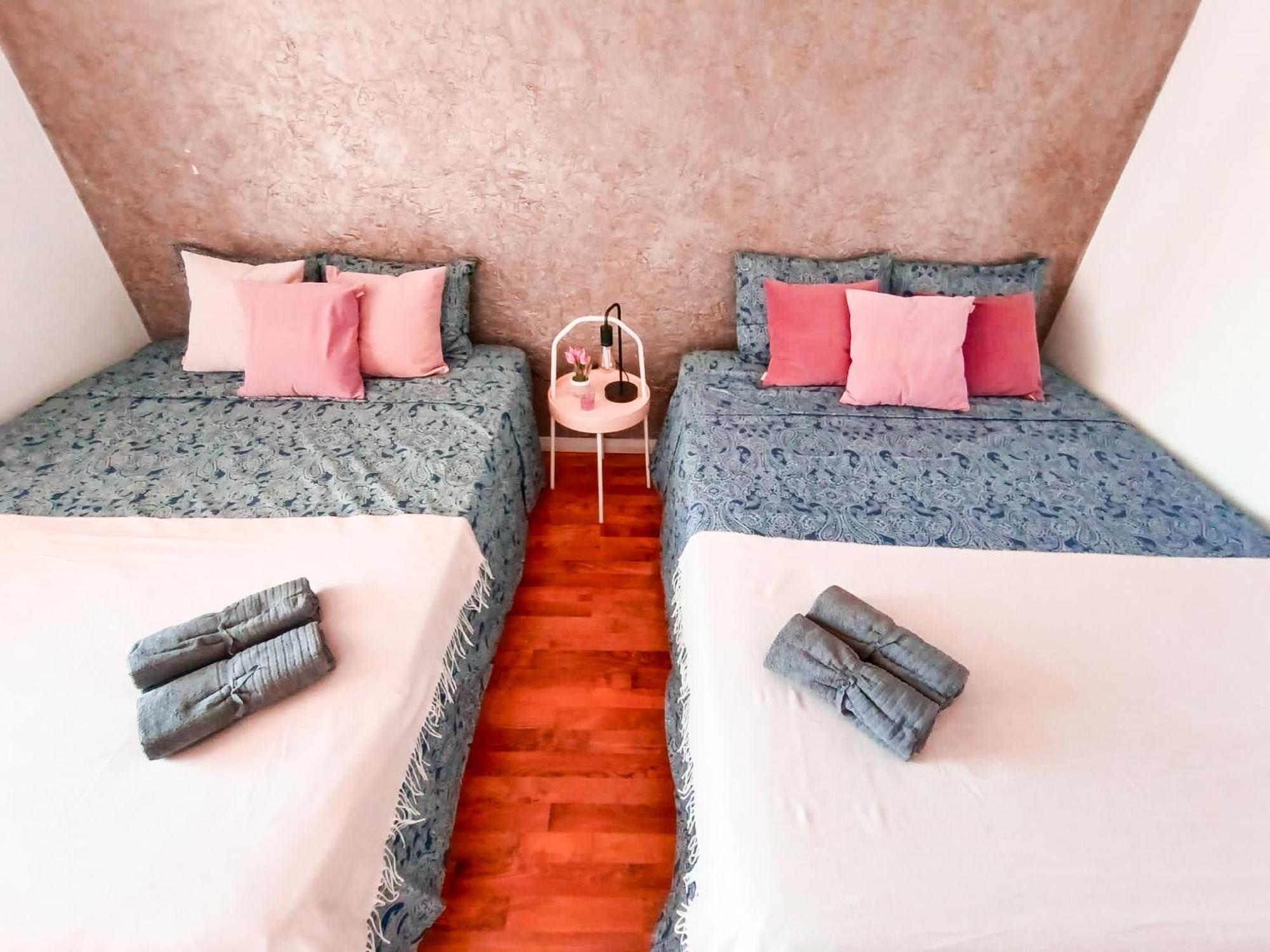 By Urquinaona Private Rooms Βαρκελώνη Εξωτερικό φωτογραφία
